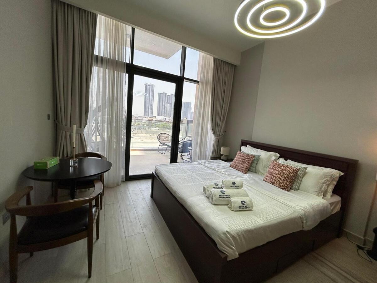 Apartment Elegant Fully Furnished In Azizi Riviera *
