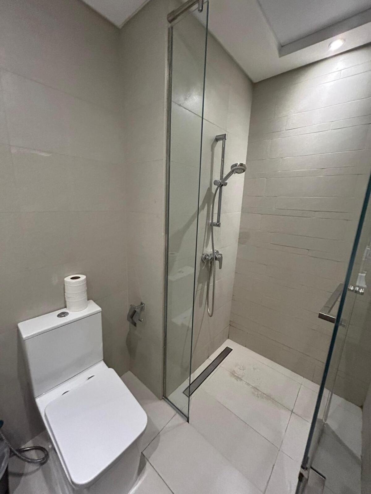 Apartment Elegant Fully Furnished In Azizi Riviera *